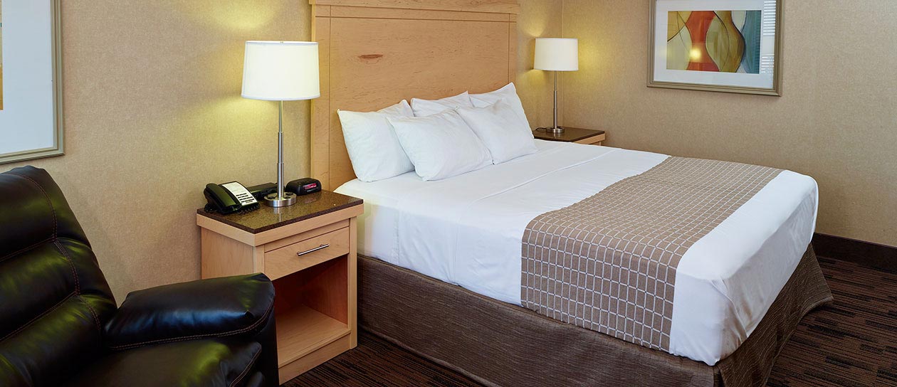Rooms in LivINN Hotel Cincinnati / Sharonville Convention Center